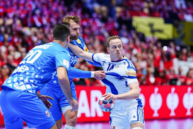 David Mandic Croatia, 39 , Omar Ingi Magnusson Iceland, 14 DEN, Iceland vs Croatia, Handball, EHF European Championship 2026, Match for 3rd place, 01 02 2026 DEN, Iceland vs Croatia, Handball, EHF European Championship 2026, Match for 3rd place, 01 02 2026 Herning Copyright: xEibner-Pressefoto MarcelxvonxFehrnx EP_MFN