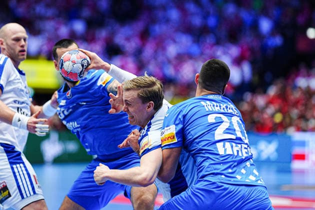 Gisli Kristjansson Iceland, 10 , Mateo Maras Croatia, 20 DEN, Iceland vs Croatia, Handball, EHF European Championship 2026, Match for 3rd place, 01 02 2026 DEN, Iceland vs Croatia, Handball, EHF European Championship 2026, Match for 3rd place, 01 02 2026 Herning Copyright: xEibner-Pressefoto MarcelxvonxFehrnx EP_MFN