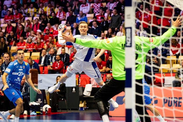 HERNING, DENMARK - FEBRUARY 1: Ellidi Vidarsson (Iceland, 18) in attack during the EHF EURO 2026 Placement match 3 4 between Iceland vs Croatia at Jyske Bank Boxen Arena on February 1, 2026 in Herning, Denmark. Midtjylland Denmark Copyright: xMarioxM.xKobergx