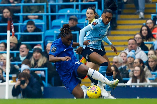 Manchester City v Chelsea, Manchester, UK - 01 February 2026 Sandy Baltimore of Chelsea Women is fouled by Kerolin of Manchester City Women during the Barclays WSL match between Manchester City and Chelsea at The Etihad Stadium on 1 February 2026 in Manchester, England (Photo by Steve Taylor PPAUK) Manchester The Etihad Stadium Greater Manchester England Copyright: xStevexTaylor PPAUKx PPA-244565