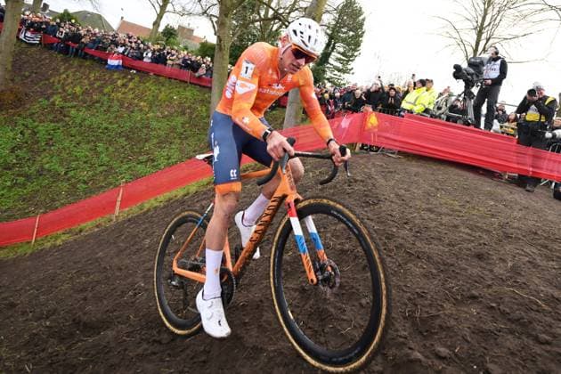 Dutch Mathieu van der Poel pictured in action during the men elite race at UCI Cyclocross World Championships, on Sunday 01 February 2026, in Hulst, The Netherlands. DAVIDxPINTENS  x160249267x