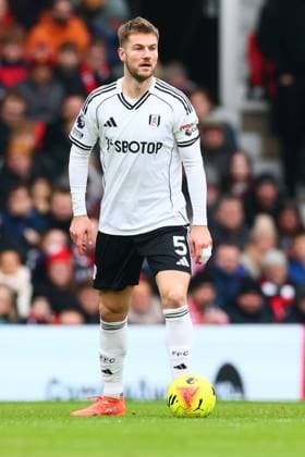 Joachim Andersen of Fulham Manchester United, ManU v Fulham, Premier League, Football, Old Trafford, Manchester, UK - 01 Feb 2026Manchester Old Trafford United Kingdom EDITORIAL USE ONLY No use with unauthorised audio, video, data, fixture lists, club league logos or live services. Online in-match use limited to 120 images, no video emulation. No use in betting, games or single club league player publications. Copyright: xPaulxCurrie Shutterstockx 16496861do