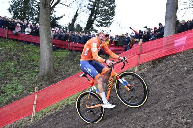 Dutch Mathieu van der Poel pictured in action during the men elite race at UCI Cyclocross World Championships, on Sunday 01 February 2026, in Hulst, The Netherlands. ERICxLALMAND  x160250524x