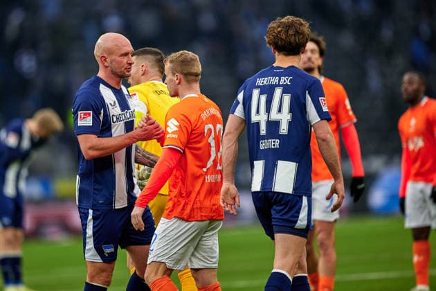 Toni Leistner Hertha BSC, 37 , Fabian Holland SV Darmstadt 98, 32 , GER, Hertha BSC vs ,SV Darmstadt 98, 2 Bundesliga, Season 2025 2026, 20 Matchday, 01 02 2026 DFL REGULATIONS PROHIBIT ANY USE OF PHOTOGRAPHS AS IMAGE SEQUENCES AND OR QUASI VIDEO GER, Hertha BSC vs ,SV Darmstadt 98, 2 Bundesliga, Season 2025 2026, 20 Matchday, 01 02 2026 Berlin Copyright: xClaudiusxRauch,xEibner-Pressefotox xClaudiusxRauchx EP_CRH