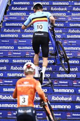 Dutch Tibor Del Grosso and Belgian Thibau Nys pictured in action during the men elite race at UCI Cyclocross World Championships, on Sunday 01 February 2026, in Hulst, The Netherlands. ERICxLALMAND  x160251103x