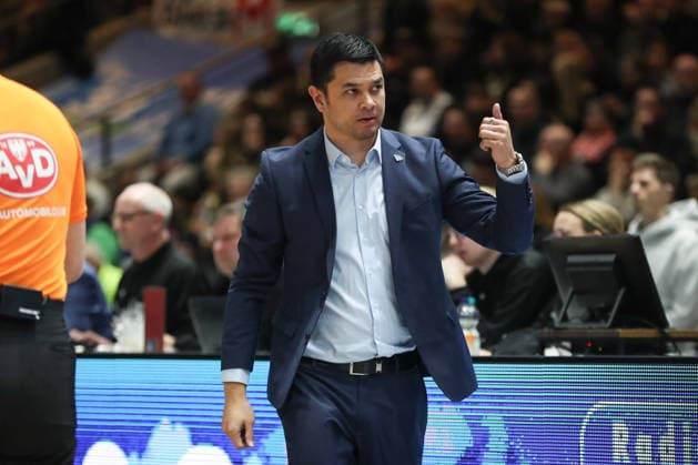 01 02 2026, xgox, Basketball easyCredit BBL Basketball Loewen Braunschweig MLP Academics Heidelberg emspor, v l Danny Jansson Heidelberg, coach gives instructions, gesticulates with arms, gesticulate, gives instructions Braunschweig