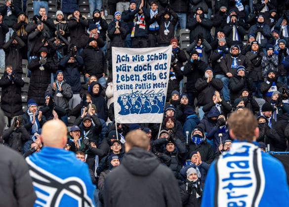 Soccer, Men, Season 2025 2026, 2 Bundesliga 20 Matchday , Hertha BSC SV Darmstadt 98, Fans of Hertha with flag Oh how beautiful life would be if there were no more pollies, 01 02 2026, Copyright: xSebastianxRäppold MatthiasxKochx