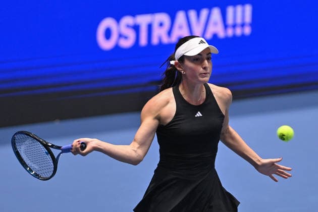 Elina Avanesyan of Armenia returns a ball to Moyuka Uchijima of Japan during the WTA, Tennis Damen women s tennis tournament Ostrava Open match on February 1, 2026, in Ostrava, Czech Republic. (CTKxPhoto JaroslavxOzana) CTKPhotoP2026020104194  CTKPhotoP2026020104194