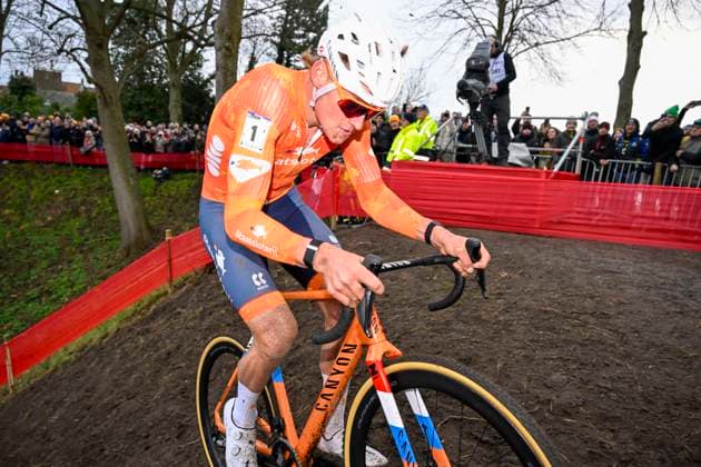 UCI World Championships 2026 Hulst HULST, THE NETHERLANDS - FEBRUARY 01 : Van Der Poel Mathieu (Ned) in action during the 2026 UCI Cyclo-Cross World Championships for Men Elite on February 01, 2026 in Hulst, The Netherlands, 01 02 2026 Hulst The Netherlands  Copyright: xNicoxVereeckenx