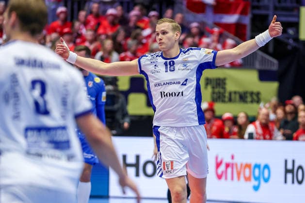01 02 2026, Handball, Men s EHF EURO 2026, Iceland Croatia, Jyske Bank Boxen in Herning, Denmark, Placement Match 3 4 Ellioi Vioarsson Iceland 18 cheering Denmark