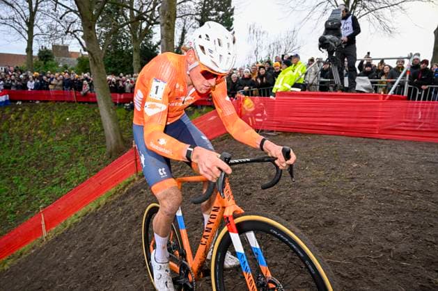 UCI World Championships 2026 Hulst HULST, THE NETHERLANDS - FEBRUARY 01 : Van Der Poel Mathieu (Ned) in action during the 2026 UCI Cyclo-Cross World Championships for Men Elite on February 01, 2026 in Hulst, The Netherlands, 01 02 2026 Hulst The Netherlands  Copyright: xNicoxVereeckenx