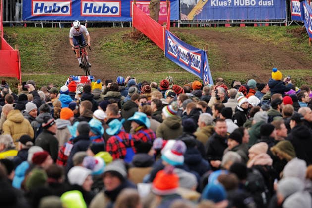 2026 UCI Cyclo-cross World Championships Picture by Alex Whitehead SWpix.com - 01 02 2026 - Cycling - 2026 UCI Cyclo-cross World Championships - Hulst, Zeeland, Netherlands - Men™s Elite - Cameron Mason (Great Britain) Copyright: x xSWpix.comx(t axPhotographyxHubxLtd)xAlexxWhitehead SWpix.comx SWP-3176-0330