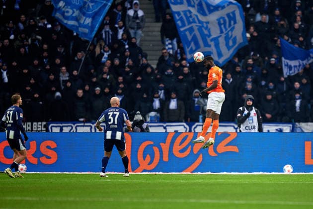 Marton Dardai Hertha BSC, 31 , h37, Patric Pfeiffer SV Darmstadt 98, 06 , Header, GER, Hertha BSC vs ,SV Darmstadt 98, 2 Bundesliga, Season 2025 2026, 20 Matchday, 01 02 2026 DFL REGULATIONS PROHIBIT ANY USE OF PHOTOGRAPHS AS IMAGE SEQUENCES AND OR QUASI VIDEO GER, Hertha BSC vs ,SV Darmstadt 98, 2 Bundesliga, Season 2025 2026, 20 Matchday, 01 02 2026 Berlin Copyright: xClaudiusxRauch,xEibner-Pressefotox xClaudiusxRauchx EP_CRH