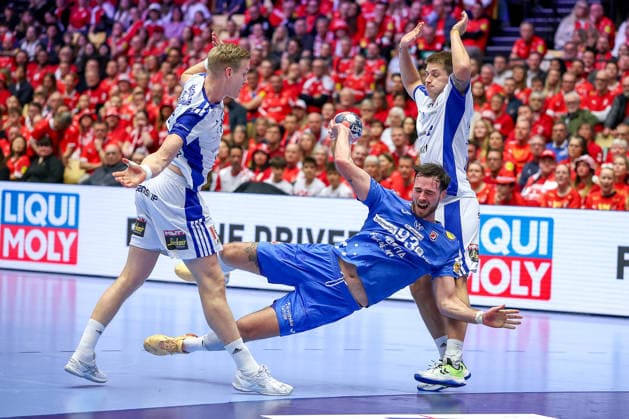 01 02 2026, Handball, Men s EHF EURO 2026, Iceland Croatia, Jyske Bank Boxen in Herning, Denmark, Placement Match 3 4 Veron Nacinovic Croatia 93 throws the ball at the goal Denmark