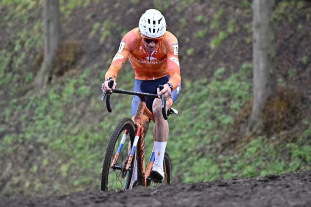 Dutch Mathieu van der Poel pictured in action during the men elite race at UCI Cyclocross World Championships, on Sunday 01 February 2026, in Hulst, The Netherlands. ERICxLALMAND  x160253498x