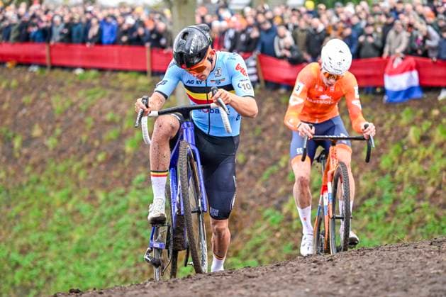 UCI World Championships 2026 Hulst HULST, THE NETHERLANDS - FEBRUARY 01 : Nys Thibau (Bel), Del Grosso Tibor (Ned) in action during the 2026 UCI Cyclo-Cross World Championships for Men Elite on February 01, 2026 in Hulst, The Netherlands, 01 02 2026 Hulst The Netherlands  Copyright: xNicoxVereeckenx