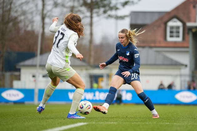 Soccer Google Pixel Women Bundesliga, Matchday 16, TSG Hoffenheim SV Werder Bremen on 01 02 2026 in Hoffenheim Dietmar Hopp Stadion , Germany, Season 2025 2026 DFB DFL REGULATIONS PROHIBIT ANY USE OF PHOTOGRAPHS as IMAGE SEQUENCES and or QUASI VIDEO Gloning, Laura 20,TSG in duel with Alber, Mara 37,SVW Hoffenheim Dietmar Hopp Stadion Germany Copyright: xChristophxKinzingerx
