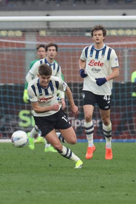 ComoÕs Atalanta s Charles De Ketelaere during the Serie A soccer match between Como and Atalanta at the Giuseppe Sinigaglia stadium in Como, north Italy - February 1, 2026 - Soccer.  Copyright: xAntonioxSaiai LaPressex