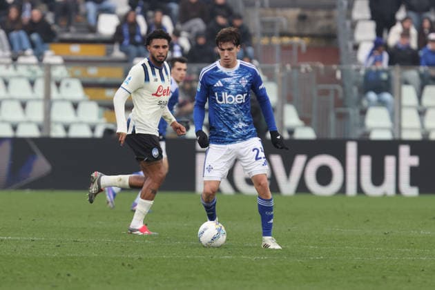 ComoÕs ComoÕs Maximo Perrone during the Serie A soccer match between Como and Atalanta at the Giuseppe Sinigaglia stadium in Como, north Italy - February 1, 2026 - Soccer.  Copyright: xAntonioxSaiai LaPressex