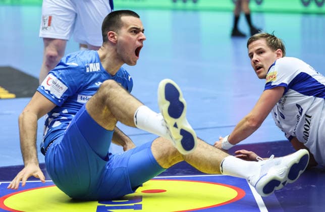 Iceland v Croatia - Men s EHF EURO 2026 3rd Place HERNING, DENMARK - FEBRUARY 1: Mateo Marasof Croatia and Bjarki Mar Elisson of Iceland in action during the Men s EHF EURO 2026 3rd Place match between Iceland and Croatia at Jyske Bank Boxen on February 1, 2026 in Herning, Denmark.  SanjinxStrukic PIXSELL