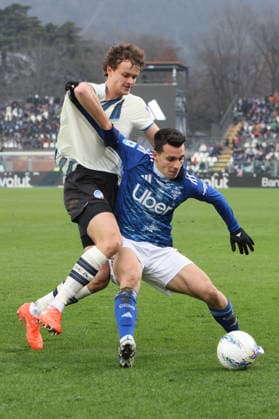 ComoÕs ComoÕs Anastasios Douvikas during the Serie A soccer match between Como and Atalanta at the Giuseppe Sinigaglia stadium in Como, north Italy - February 1, 2026 - Soccer.  Copyright: xAntonioxSaiai LaPressex