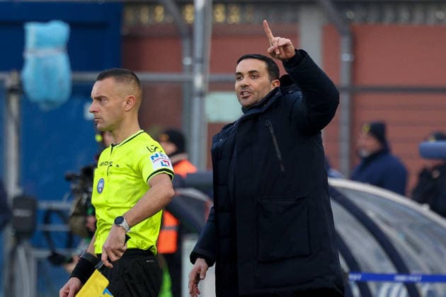 February 1, 2026, Como: Atalanta s coach Raffaele Palladino during the Italian Serie A soccer match Como 1907 vs Atalanta at Giuseppe Sinigaglia stadium in Como, Italy, 1 February 2026. ANSA ROBERTO BREGANI Serie A: Como-Atalanta  - ZUMAa110 20260201_zaf_a110_022 Copyright: xRobertoxBreganix