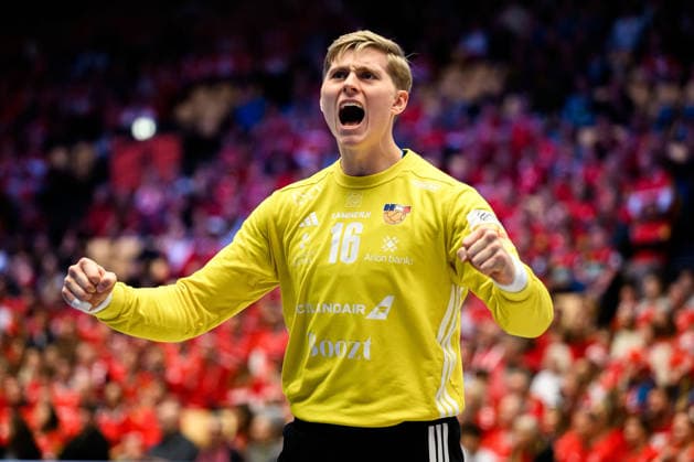 Herning Handball EM 2026 Match 3rd place Iceland Croatia Icelands goalkeeper Viktor Gisli Hallgirmsson Cheers Joy Emotion Herning Jyske Bank Boxing Denmark
