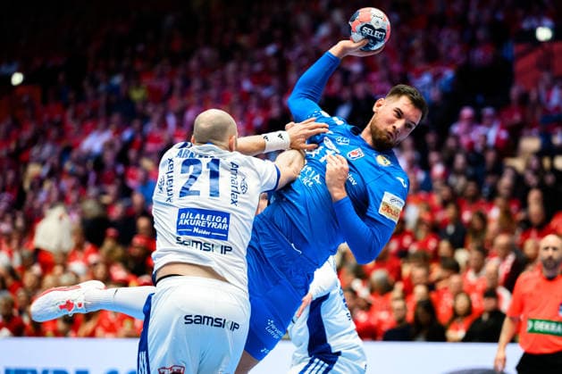 Herning Handball EM 2026 Match 3rd place Iceland Croatia from left in duel Sandra Erlingsdottir Iceland and Tin Lucin Croatia Herning Jyske Bank Boxing Denmark