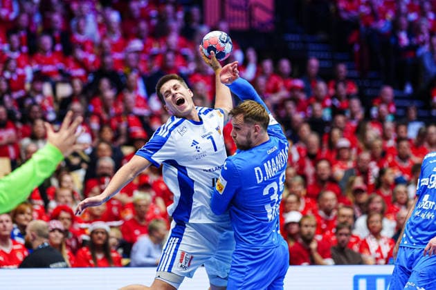 Viggo Kristjansson Iceland, 07 , David Mandic Croatia, 39 DEN, Iceland vs Croatia, Handball, EHF European Championship 2026, Match for 3rd place, 01 02 2026 DEN, Iceland vs Croatia, Handball, EHF European Championship 2026, Match for 3rd place, 01 02 2026 Herning Copyright: xEibner-Pressefoto MarcelxvonxFehrnx EP_MFN