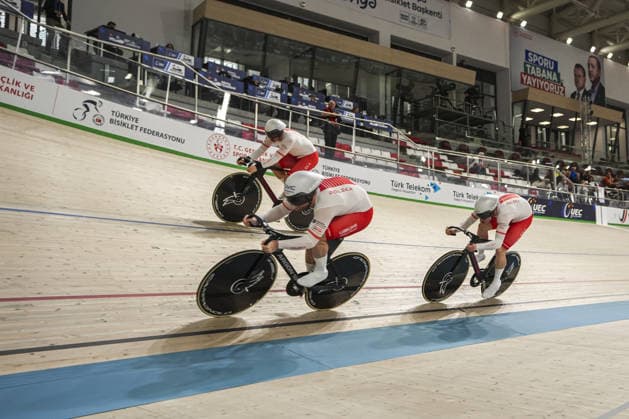2026 UEC European Track cycling, Rad, Radsport, Bahnrad, Bahn Championships kick off in Konya KONYA, TURKIYE - FEBRUARY 1: Athletes compete qualifying sprint for men during 2026 UEC Track Cycling European Championships, organized in collaboration between the Turkish Cycling Federation and the European Cycling Union (UEC), in Konya, Turkiye on February 1, 2026. Dilara Irem Sancar Anadolu Konya Turkey. Editorial use only. Please get in touch for any other usage.  Copyright: x2026xAnadoluxDilaraxIremxSancarx