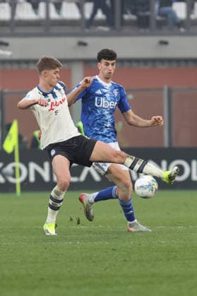 ComoÕs Atalanta s Charles De Ketelaere during the Serie A soccer match between Como and Atalanta at the Giuseppe Sinigaglia stadium in Como, north Italy - February 1, 2026 - Soccer.  Copyright: xAntonioxSaiai LaPressex