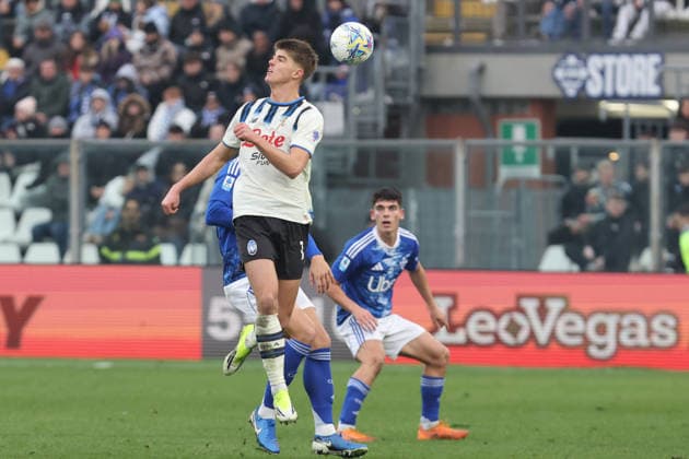 ComoÕs Atalanta s Charles De Ketelaere during the Serie A soccer match between Como and Atalanta at the Giuseppe Sinigaglia stadium in Como, north Italy - February 1, 2026 - Soccer.  Copyright: xAntonioxSaiai LaPressex