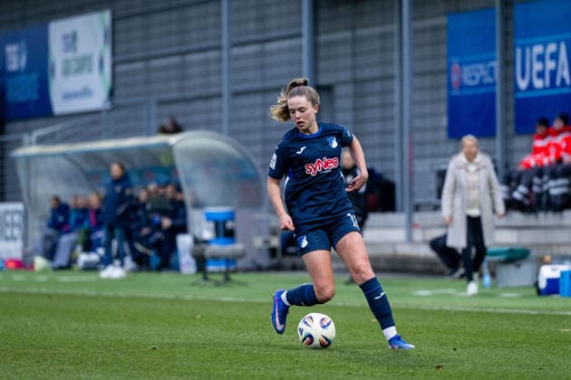 Valesca Ampoorter TSG Hoffenheim, 18 on the ball, GER, TSG 1899 Hoffenheim vs SV Werder Bremen, Football Google Pixel Women Bundesliga, 16 Matchday, Season 2025 2026, 01 02 2026 DFB regulations prohibit any use of photographs as image sequences and or quasi video GER, TSG 1899 Hoffenheim vs SV Werder Bremen, Football Google Pixel Women Bundesliga, 16 Matchday, Season 2025 2026, 01 02 2026 Hoffenheim Copyright: xEibner-Pressefoto Memmlerx EP_MMR