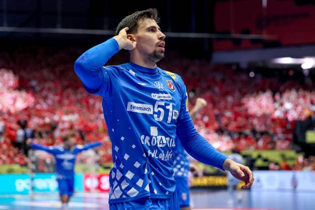 01 02 2026, Handball, Men s EHF EURO 2026, Iceland Croatia, Jyske Bank Boxing in Herning, Denmark, Placement Match 3 4 Ivan Martinovic Croatia 51 cheering Denmark
