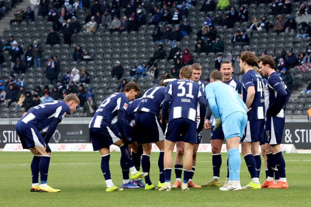 DEU, DFL, 2 FBL, Hertha BSC vs Darmstadt, 01 02 2026, Berliner Olympiastadion, Berlin, DEU, DFL, 2 FBL, Hertha BSC vs Darmstadt, im Bild Tjark Ernst Hertha BSC Berlin 1 , Hertha Spielerkreis DFL regulations prohibit any use of Photographs as image sequences and or quasi video nordphotoxGmbHx xEngler nph00076