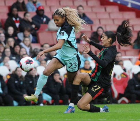 Football - 2026 FIFA Women™s Champions Cup - 3rd & 4th place play off - Asfar (Marocco) v Gotham FC (USA) - Arsenal Emirates Stadium - Sunday 1st February 2026 Midge Purce of Gotham FC is challenged by Hajer Said 