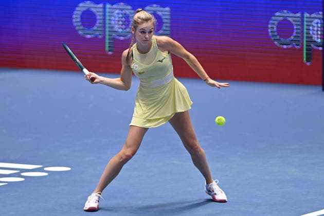 Linda Klimovicova of Poland returns a ball to Katie Volynets of USA during the WTA, Tennis Damen women s tennis tournament Ostrava Open match on February 1, 2026, in Ostrava, Czech Republic. (CTKxPhoto JaroslavxOzana) CTKPhotoP2026020104711  CTKPhotoP2026020104711