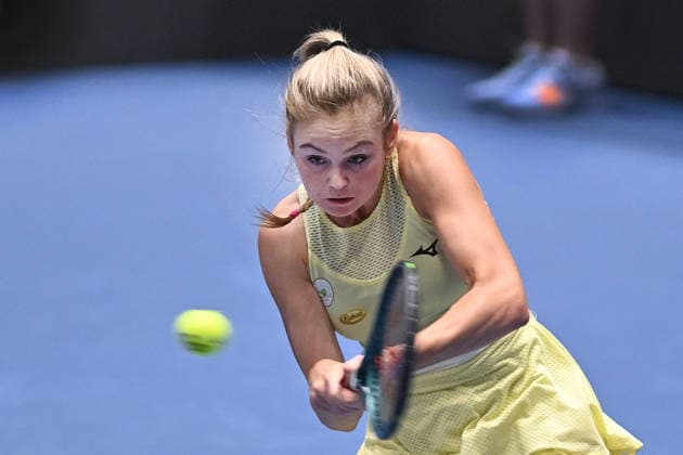 Linda Klimovicova of Poland returns a ball to Katie Volynets of USA during the WTA, Tennis Damen women s tennis tournament Ostrava Open match on February 1, 2026, in Ostrava, Czech Republic. (CTKxPhoto JaroslavxOzana) CTKPhotoP2026020104724  CTKPhotoP2026020104724