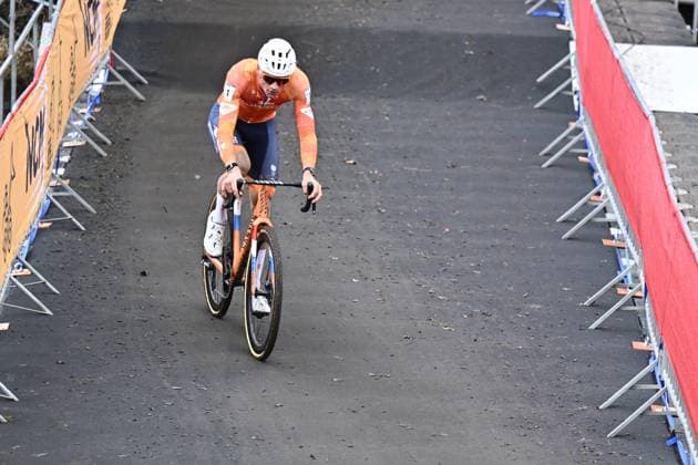 Dutch Mathieu van der Poel pictured in action during the men elite race at UCI Cyclocross World Championships, on Sunday 01 February 2026, in Hulst, The Netherlands. ERICxLALMAND  x160259879x