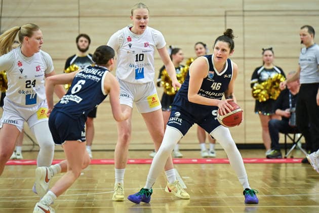 Abigail Ann Prohaska Freiburg, 24 , Nicole Brochlitz Lions, 6 , Helena Englisch Freiburg, 10 , Romy Bär Lions, 46 , Syntainics MBC vs Eisvoegel USC Freiburg, Women, Basketball, 1 Bundesliga, DBBL, Main Round, 17 Matchday, Season 2025 26, 01 02 2026 Halle SWH Arena Sachsen Anhalt Germany