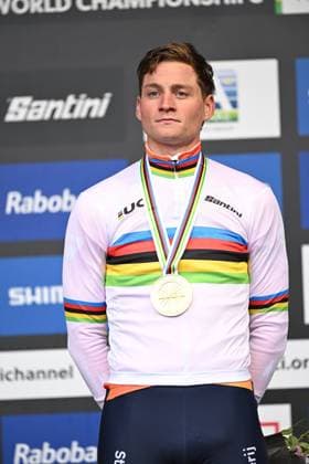 Dutch Mathieu van der Poel celebrates in the world champion jersey after winning for the eighth time the men elite race at UCI Cyclocross World Championships, on Sunday 01 February 2026, in Hulst, The Netherlands. DAVIDxPINTENS  x160260614x