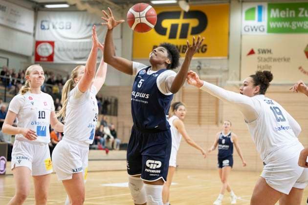 Toyota DBBL 2025 2026 Syntainics MBC vs USC Freiburg Halle Saale, Germany 01 February 2026 In the picture from left Helena Englisch Freiburg , Abigail Ann Prohaska Freiburg , Khalis Cain Halle and ElÃ a Gaba Freiburg Halle Saale swh Arena Sachsen Anhalt Germany