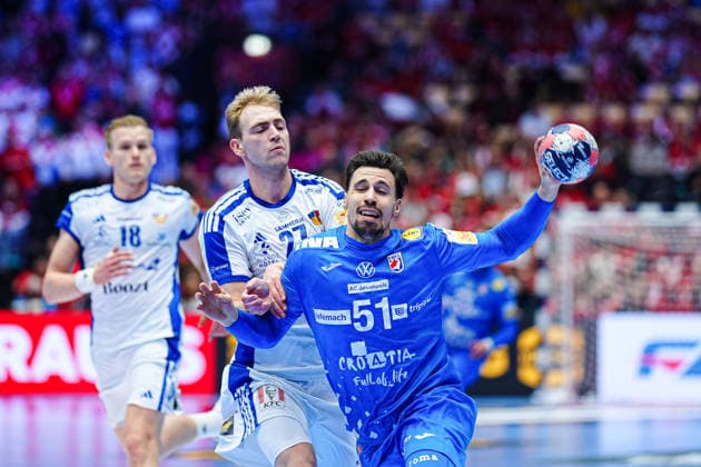 Einar Olafsson Iceland, 27 , Ivan Martinovic Croatia, 51 DEN, Iceland vs Croatia, Handball, EHF European Championship 2026, Match for 3rd place, 01 02 2026 DEN, Iceland vs Croatia, Handball, EHF European Championship 2026, Match for 3rd place, 01 02 2026 Herning Copyright: xEibner-Pressefoto MarcelxvonxFehrnx EP_MFN