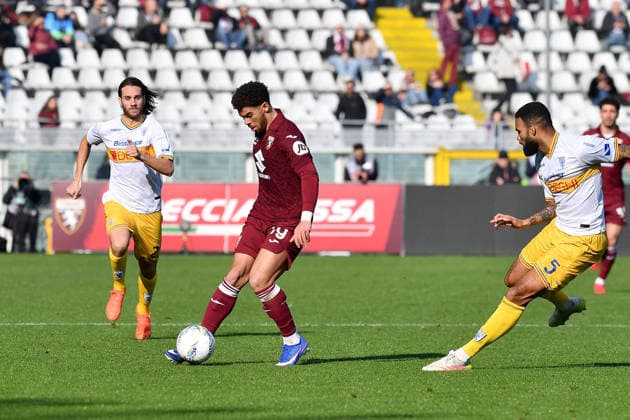 CALCIO - Serie A - Torino FC vs US Lecce Che Adams of Torino FC and Jamil Siebert of US Lecce during Serie A 2025 26 match between Torino FC and of US Lecce at Olimpico Grande Torino Stadium on February 01, 2026 in Turin, Italy - ph Giuliano Marchisciano Turin Italy  Copyright: xIPAxSport ABACAx