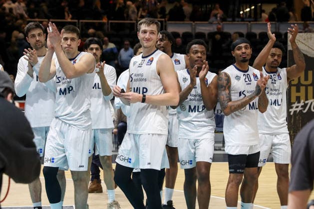 01 02 2026, xgox, Basketball easyCredit BBL Basketball Loewen Braunschweig MLP Academics Heidelberg emspor, f l Heidelberg cheering about the victory, cheering after the end of the game Braunschweig
