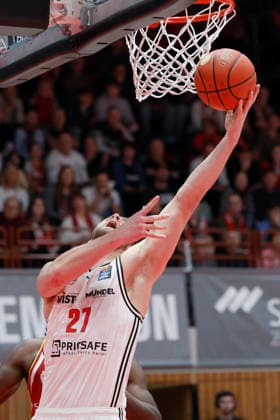 from left to right Moritz Krimmer Bamberg Baskets, 27 , 01 02 2026, Basketball, BBL, Fitness First Wuerzburg Baskets vs BMA365 Bamberg Baskets, GER, Wuerzburg, Tectake Arena Copyright: HMBxMedia xHeikoxBecker