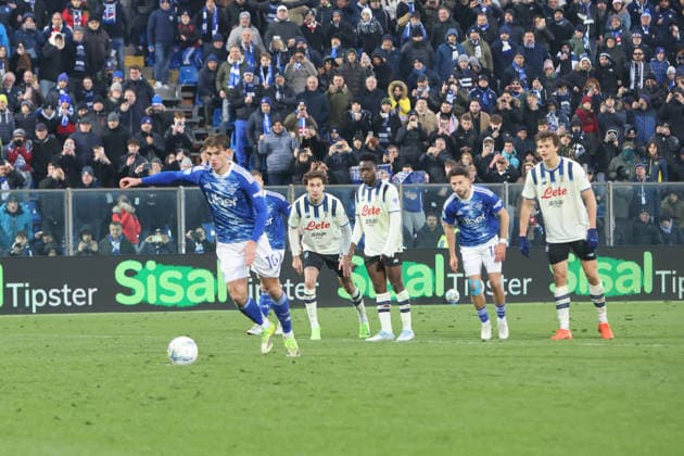 ComoÕs ComoÕs Nico Paz penalty during the Serie A soccer match between Como and Atalanta at the Giuseppe Sinigaglia stadium in Como, north Italy - February 1, 2026 - Soccer.  Copyright: xAntonioxSaiai LaPressex