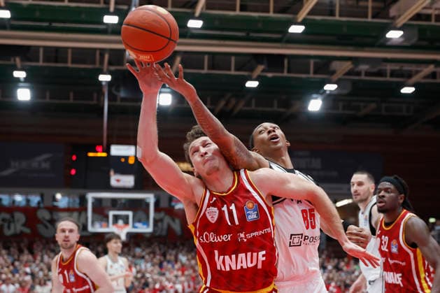 f l n r Brae Ivey Fitness First Wuerzburg Baskets, 11 and Austin Matthew Crowley Bamberg Baskets, 85 , 01 02 2026, Basketball, BBL, Fitness First Wuerzburg Baskets vs BMA365 Bamberg Baskets, GER, Wuerzburg, Tectake Arena Copyright: HMBxMedia xHeikoxBecker