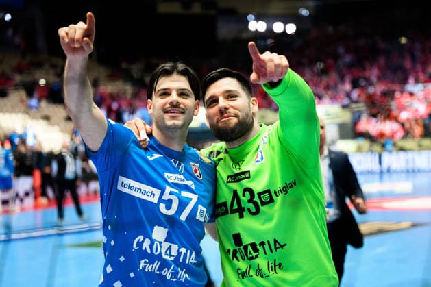 Herning: Handball EM 2026 - Spiel Platz 3 - Island - Kroatien Filip Glavas (Kroatien), Torhueter Dino Slavic (Kroatien) Herning Jyske Bank Boxen Daenemark *** Herning Handball EM 2026 Match 3rd place Iceland Croatia Filip Glavas Croatia , Goalkeeper Dino Slavic Croatia Herning Jyske Bank Boxen Denmark