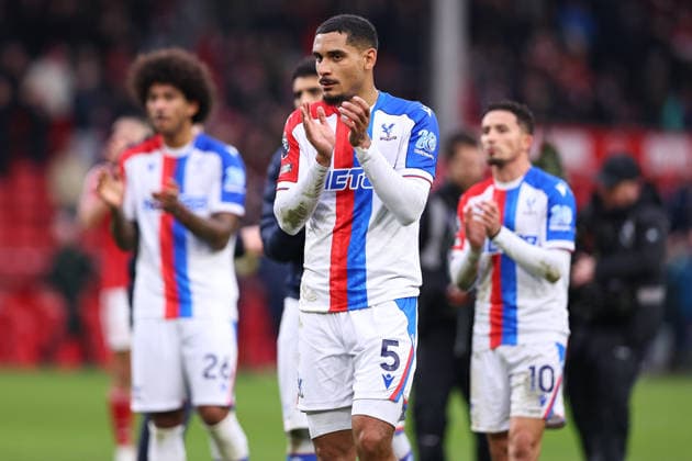 Nottingham Forest v Crystal Palace, Premier League Maxence Lacroix of Crystal Palace applauds the travelling fans after the Nottingham Forest v Crystal Palace Premier League match at the City Ground, West Bridgford, England on 1 February 2026 Credit: Ryan Crockett Every Second Media Editorial use only. All images are copyright Every Second Media Limited. No images may be reproduced without prior permission. All rights reserved. Premier League and Football League images are subject to licensing agreements with Football DataCo Limited. see https: www.football-dataco.com Copyright: xIMAGO EveryxSecondxMediax ESM-1783-0086 RyanxCrockettx xEveryxSecondxMediax